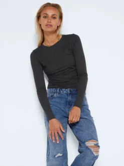 Noisy May LONG SLEEVED RUCHED TOP