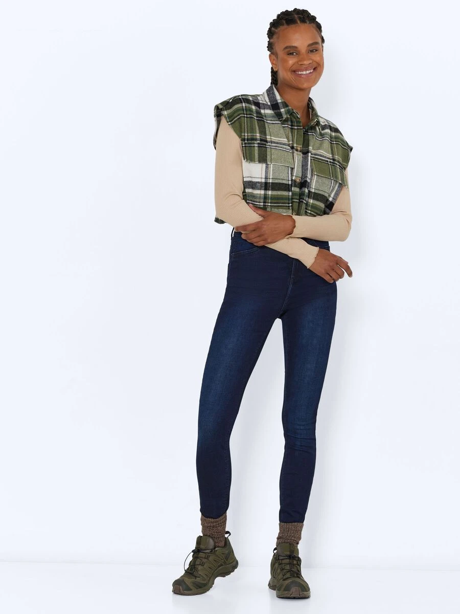 Noisy May CROPPED SLEEVELESS SHIRT - Image 3