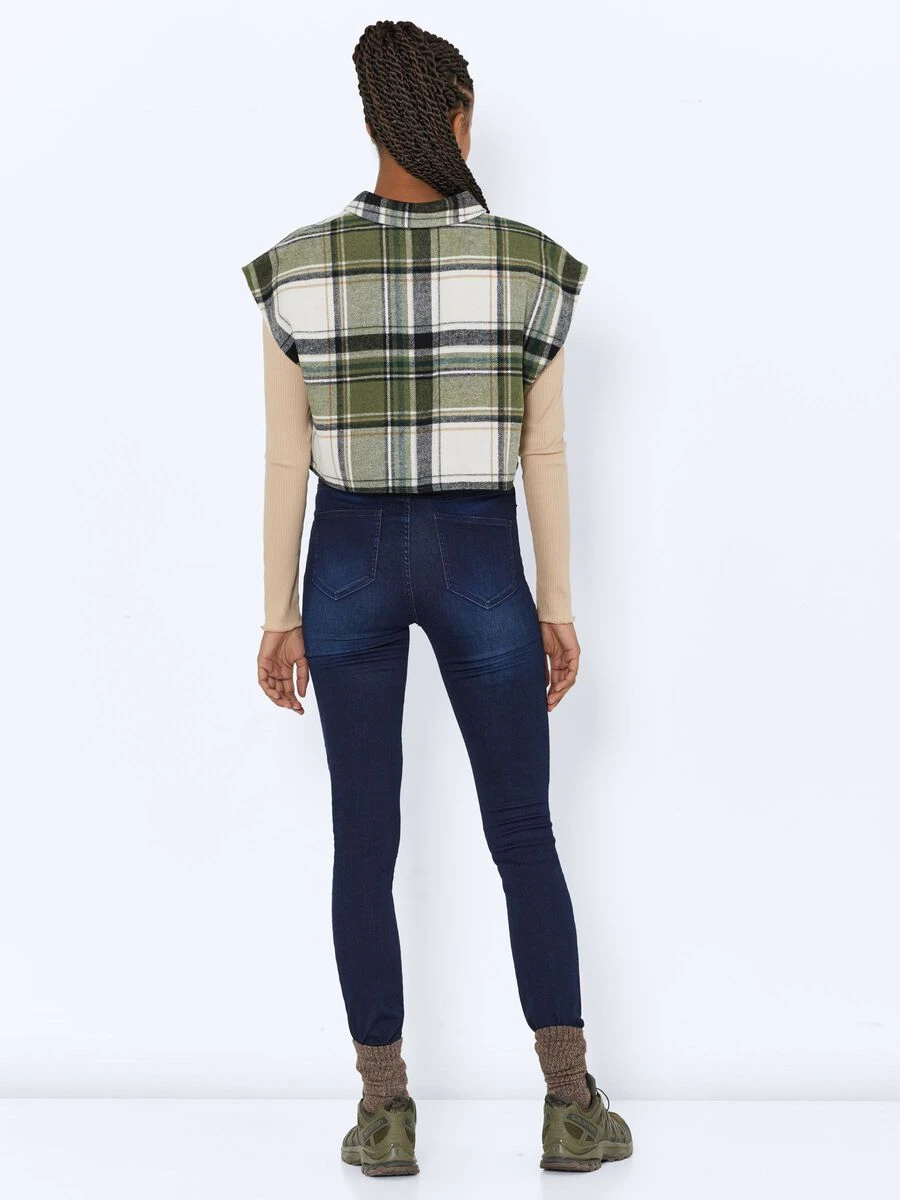 Noisy May CROPPED SLEEVELESS SHIRT - Image 4