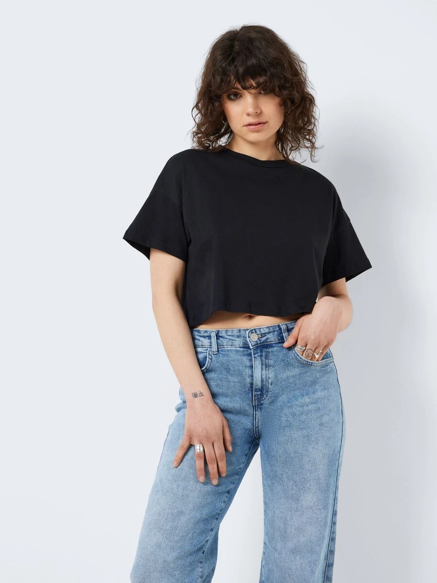 Noisy May SHORT SLEEVED SEMI CROPPED TOP