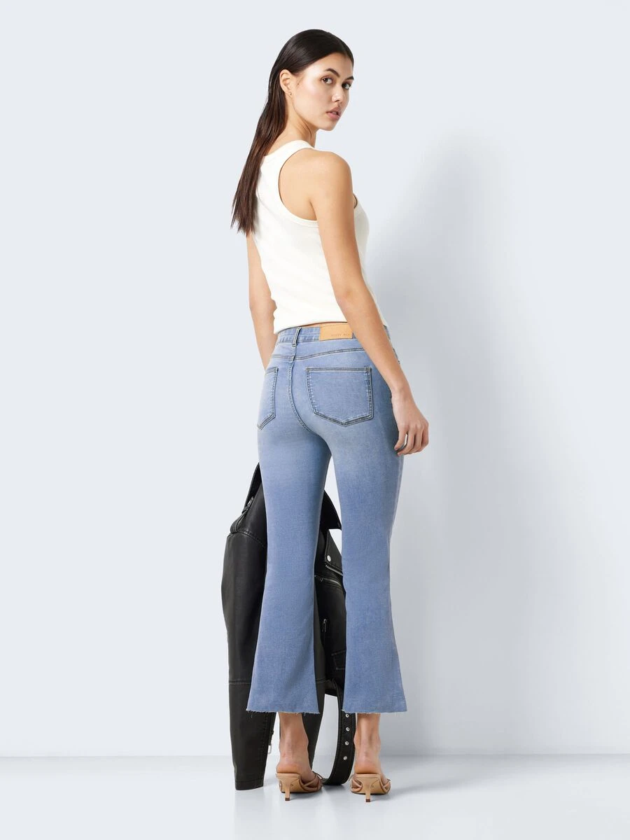 Noisy May NMSALLIE CROPPED FLARED JEANS - Image 4