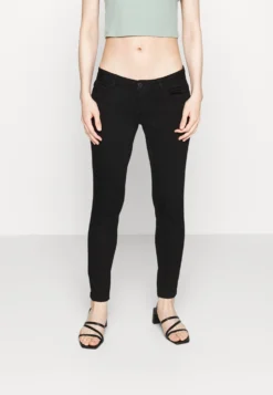 Noisy May Petite Nmallie Skinny Jeans- Jeans Skinny Fit - Black
