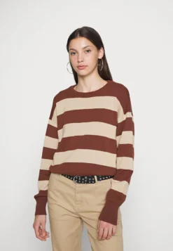 Noisy May Crop Knit Noos - Jumper - Cappuccino/Irish Creme Stripe/ Irish Crème